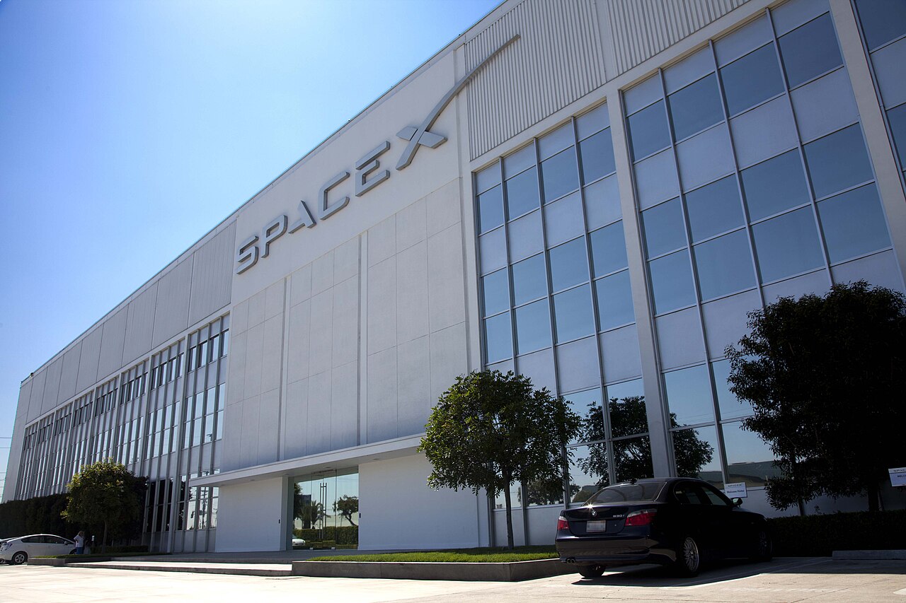 Exterior of SpaceX’s Hawthorne facility photographed in September 2012.